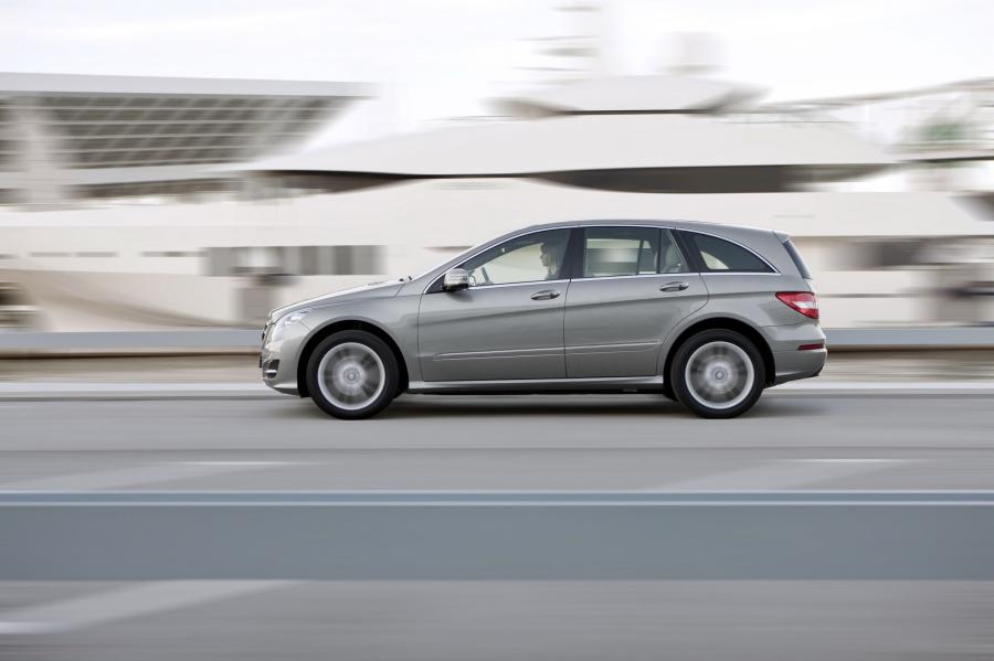  Mercedes-Benz R-Class 2011 года  (фото 32 из 186)